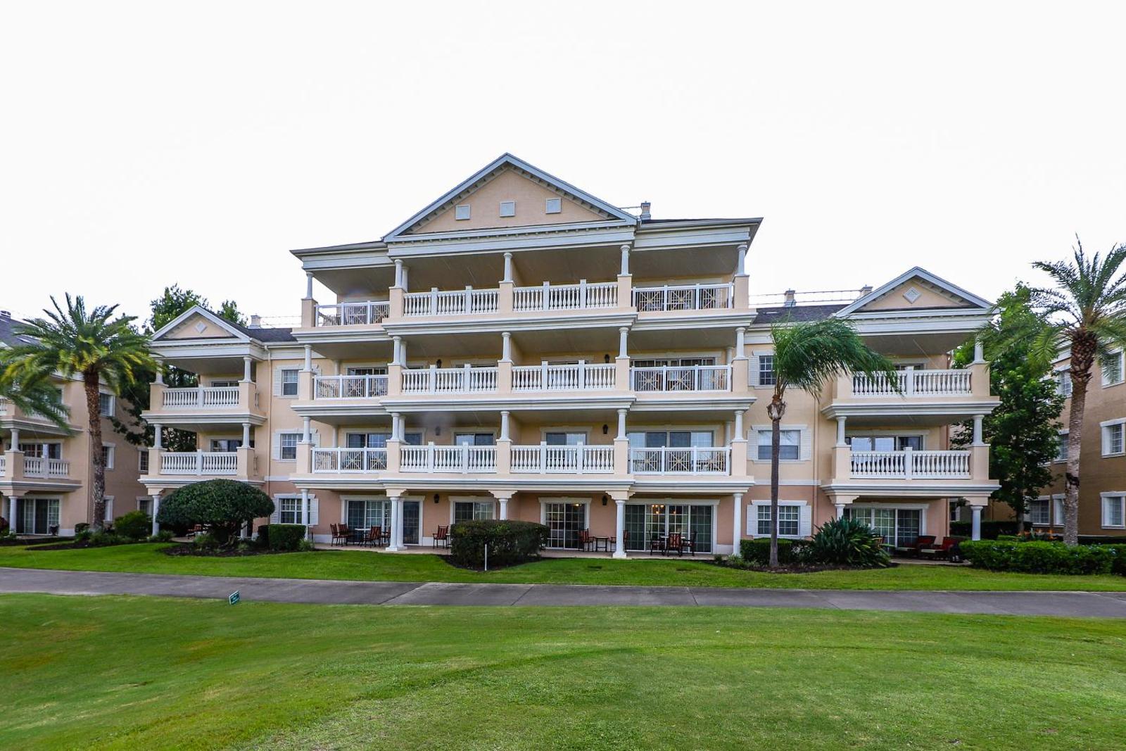 Relaxation at Reunion Main image 1