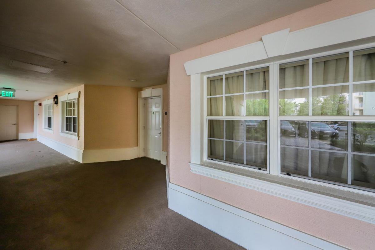 Popular attractions Area Nearby Property